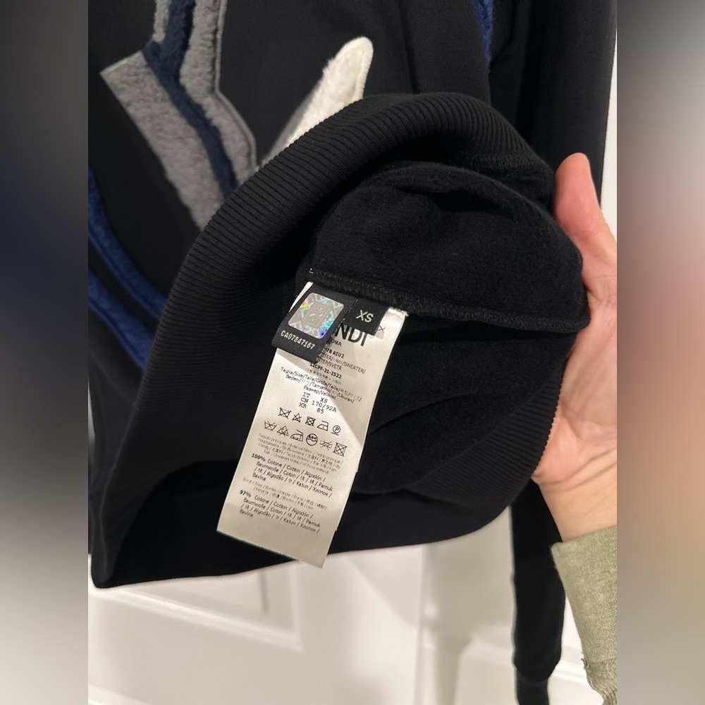 FENDI Sweater - Picture 9 of 15